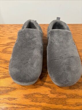 Vionic Plush Slip-On Slippers in Gray
